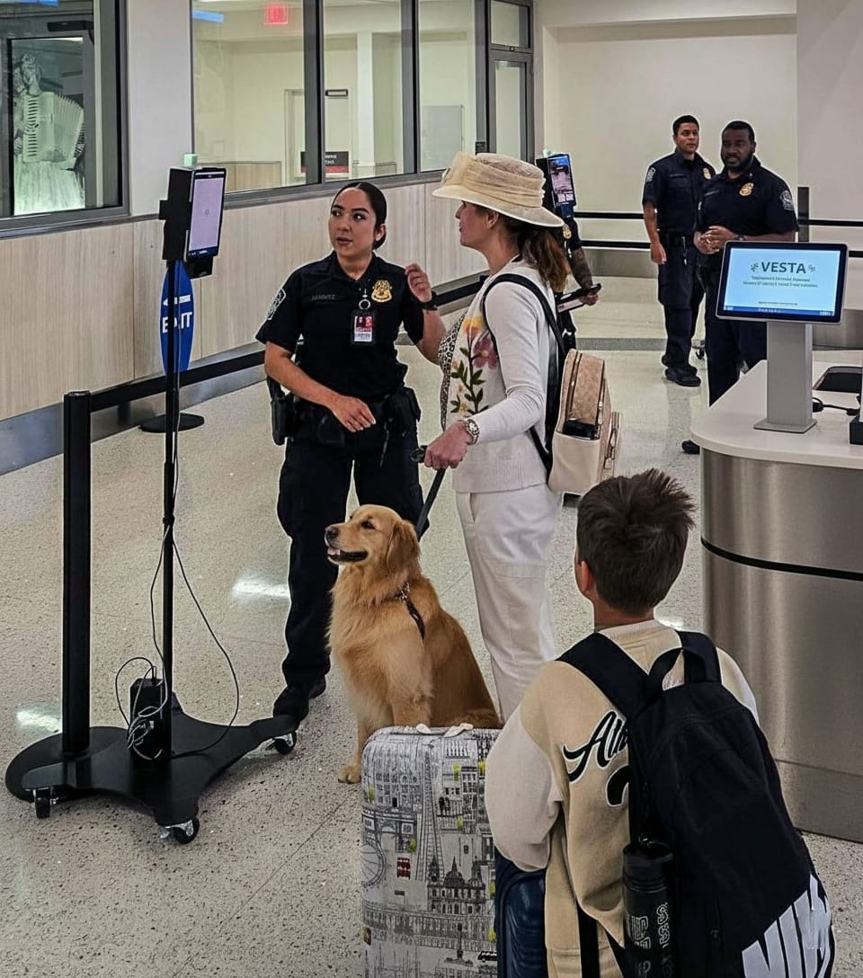 AVIBOT autonomous unit transporting an animal kennel